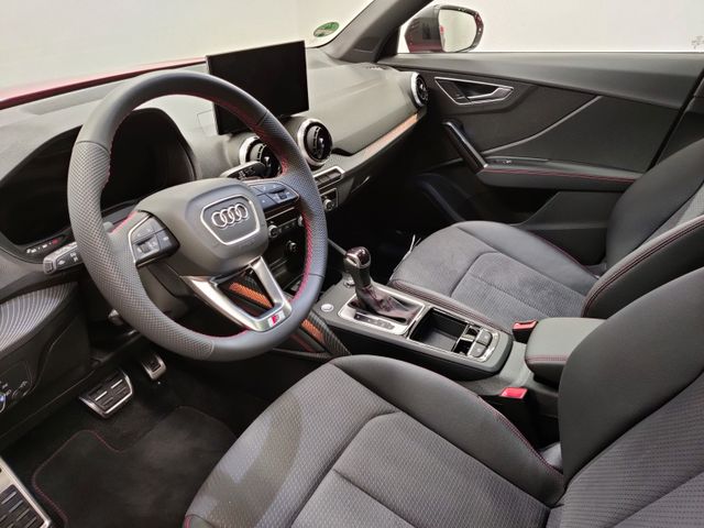 AUDI  Q2 35 TFSI S line/Pano/SONOS/Matrix-LED, Progressivrot Metallic AUDI  Q2 35 TFSI S line/Pano/SONOS/Matrix-LED, Progressivrot Metallic