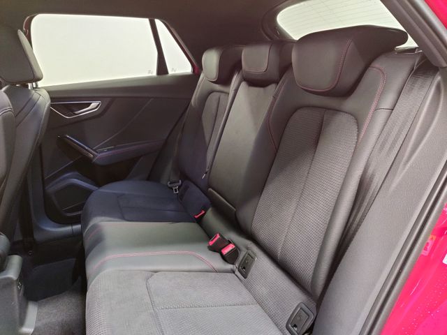 AUDI  Q2 35 TFSI S line/Pano/SONOS/Matrix-LED, Progressivrot Metallic AUDI  Q2 35 TFSI S line/Pano/SONOS/Matrix-LED, Progressivrot Metallic