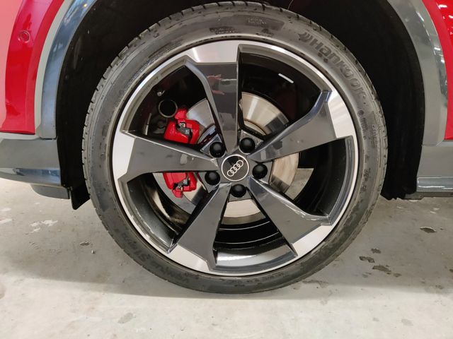 AUDI  Q2 35 TFSI S line/Pano/SONOS/Matrix-LED, Progressivrot Metallic AUDI  Q2 35 TFSI S line/Pano/SONOS/Matrix-LED, Progressivrot Metallic