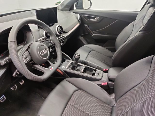 AUDI  Q2 35 TFSI S line/Matrix LED, Mythosschwarz Metallic AUDI  Q2 35 TFSI S line/Matrix LED, Mythosschwarz Metallic