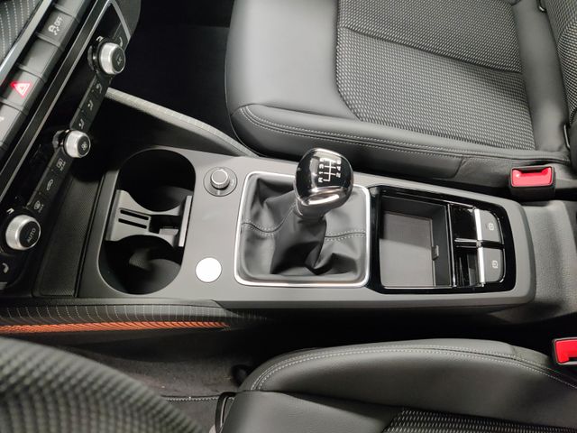 AUDI  Q2 35 TFSI S line/Matrix LED, Mythosschwarz Metallic AUDI  Q2 35 TFSI S line/Matrix LED, Mythosschwarz Metallic