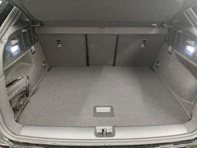 AUDI  Q2 35 TFSI S line/Matrix LED, Mythosschwarz Metallic AUDI  Q2 35 TFSI S line/Matrix LED, Mythosschwarz Metallic