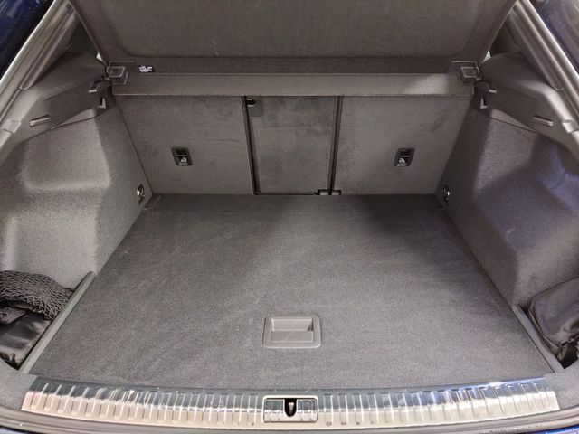 AUDI Q3 40 TFSI quattro S line/SONOS/PANO/MATRIX-LED, Navarrablau Metallic AUDI Q3 40 TFSI quattro S line/SONOS/PANO/MATRIX-LED, Navarrablau Metallic
