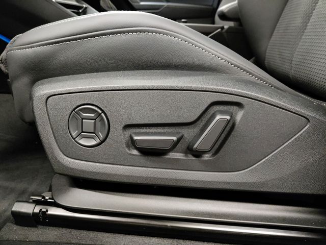 AUDI Q3 40 TFSI quattro S line/SONOS/PANO/MATRIX-LED, Navarrablau Metallic AUDI Q3 40 TFSI quattro S line/SONOS/PANO/MATRIX-LED, Navarrablau Metallic