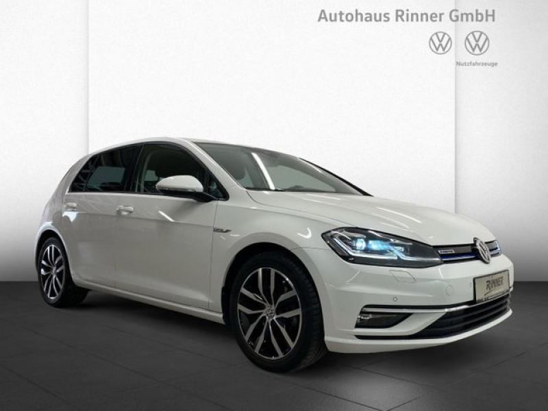 VW  Golf VII Highl. BlueMo. 1,5l 96kW LM/Kamera/Navi, Pure White